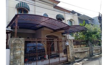 Rumah Mewah Murah Klasik Unik Jakarta Selatan Semi Furnish