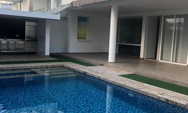 casa en arriendo/venta en via al tennis. Cod V1169