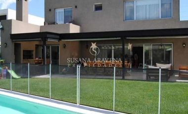 Susana Aravena Propiedades-Casa en venta - Ayres Plaza