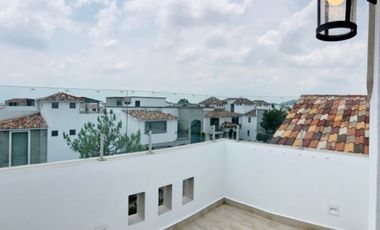 VENTA DE CASA EN CONDADO DEL VALLE METEPEC, 4 REC.