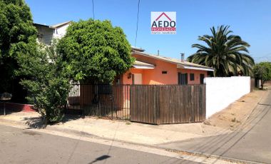 Se Vende Funcional casa con amplio Terreno, Villa El Sendero, comuna de Quillota, Región Valparaíso.