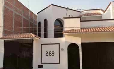 Amplia casa en RENTA en Fraccionamiento Sabines