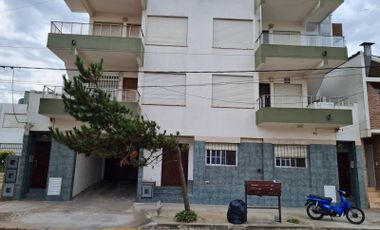 Departamento en venta de 2 dormitorios c/ cochera en Costa Azul