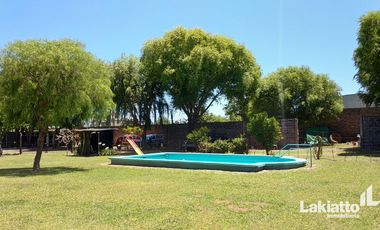 Casa 3 dormitorios c/cochera y gran parque en venta - Suipacha 1000 - Alvarez