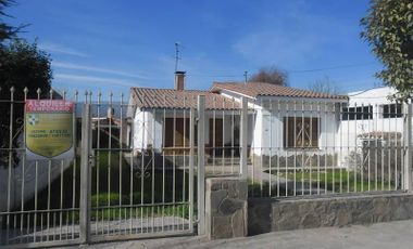 00036 Amplia casa para 10 personas sobre Av. Principal en Villa Cura Brochero