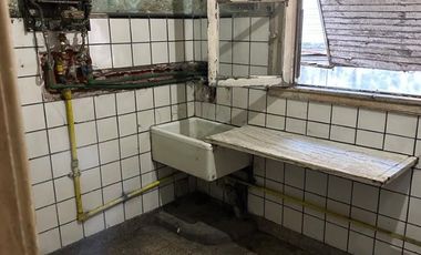 Venta PH 2 ambientes 1° piso por escalera a refaccionar Barracas