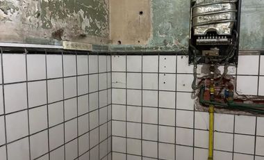 Venta PH 2 ambientes 1° piso por escalera a refaccionar Barracas