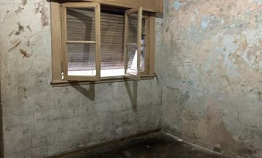 Venta PH 2 ambientes 1° piso por escalera a refaccionar Barracas