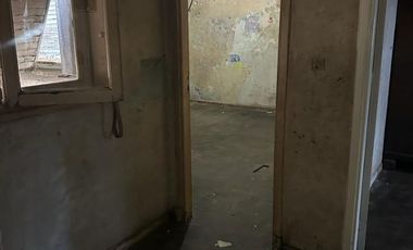 Venta PH 2 ambientes 1° piso por escalera a refaccionar Barracas