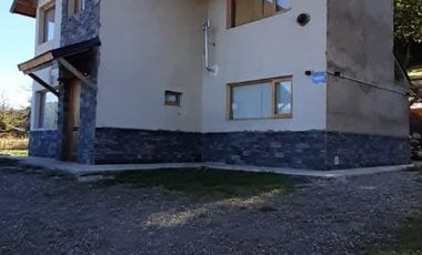 FINA PATAGONIA. Casa en venta de 3 dormitorios c/ cochera en San Martín de los Andes