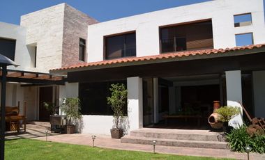 CASA EN VENTA EN LOMAS DE LAS PALMAS
