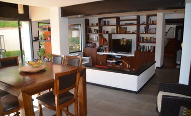 CASA EN VENTA EN LOMAS DE LAS PALMAS