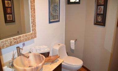 CASA EN VENTA EN LOMAS DE LAS PALMAS