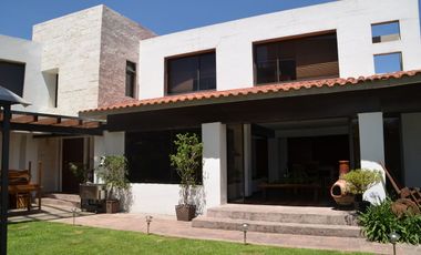 CASA EN VENTA CERCA DE INTERLOMAS