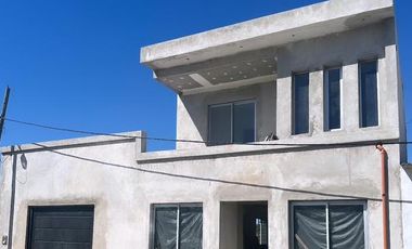 Casa a terminar en venta - 2 Dormitorios 3 Baños - 357.84Mts2 - Villa Parque Sicardi, La Plata