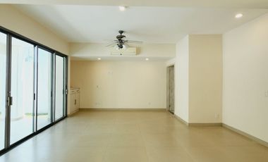 Casa en Venta Con opcion recámara planta baja, alberca, jacuzzi Fracc LAS PALMAS