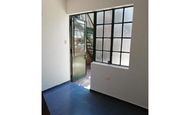 Alquiler- Departamento de pasillo unico- 1 Dormitorio -  comodín- patio