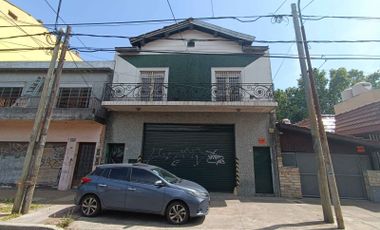 VENTA hermosa casa 4 amb, con amplio GALPON en Santos Lugares