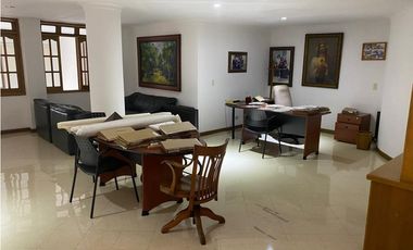 OFICINA-LOCAL EN VENTA EN EL CORAZÓN DE LAURELES