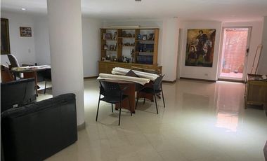 OFICINA-LOCAL EN VENTA EN EL CORAZÓN DE LAURELES
