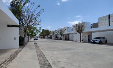 Casa en venta en Arborettos Merida zona Cabo Norte con 3 habitaciones equipada