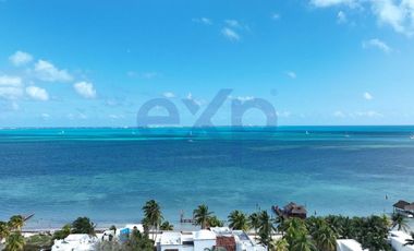 Se vende departamento en preventa 092026 en piso 10 de condominio con vistas al mar y frente de playa en Punta Sam ubicada entre el Norte de Cancn y Costa Mujeres.