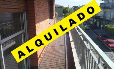 ALQUILER PISO DE  4 AMBIENTES MUY LUMINOSO, CON PATIO y BALCON A METROS DE AVENIDA CROVARA y ALFREDO PALACIOS