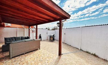 Casa en Venta en A pasos de la carretera 5 Sur!!!!