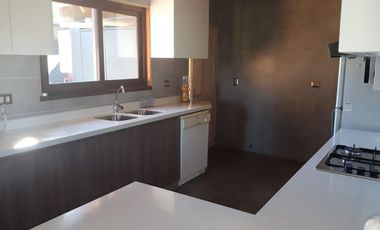 Cómoda y funcional casa en exclusivo Loteo San Andrés