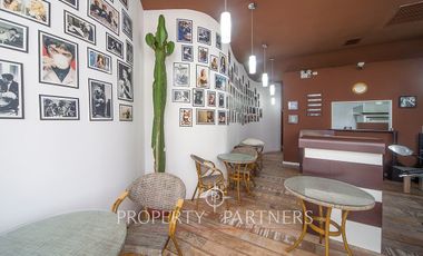 INVERSIONISTAS Espectacular local comercial frente a la playa