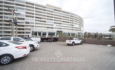 INVERSIONISTAS Espectacular local comercial frente a la playa