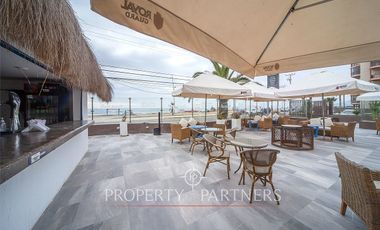 INVERSIONISTAS Espectacular local comercial frente a la playa