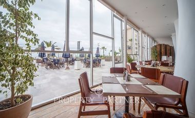 INVERSIONISTAS Espectacular local comercial frente a la playa