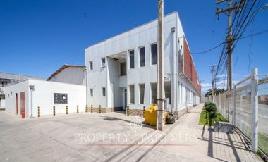 Propiedad en Barrio Industrial en Coquimbo, con oficinas y bodegas