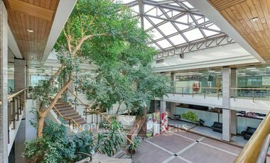 Edificio corporativo en Santa Maria