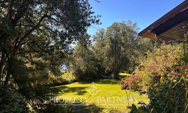 Espectacular Terreno con Casa a Orillas de Lago