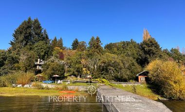 Espectacular Terreno con Casa a Orillas de Lago