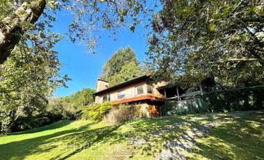 Espectacular Terreno con Casa a Orillas de Lago