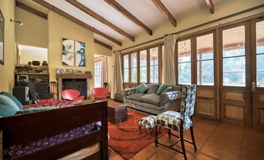 Casa Chilena en Batuco, condominio con agua