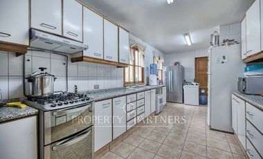 Casa Chilena en Batuco, condominio con agua