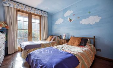 Casa Chilena en Batuco, condominio con agua