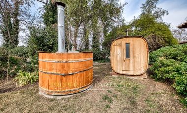 Casa Chilena en Batuco, condominio con agua