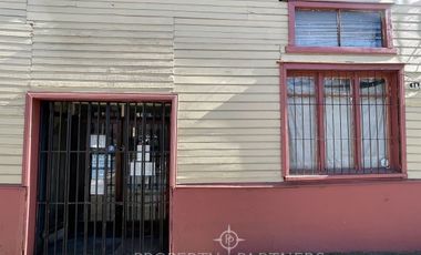 Excelente propiedad comercial de 500 m2 en Caupolicán.