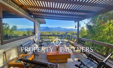 Casa vista panorámica al lago Ranco y su entorno