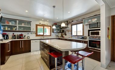 Impecable casa  en Santa Maria de Manquehue