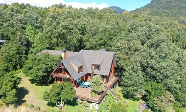 AMPLIA CASA EN EXCLUSIVO CONDOMINIO