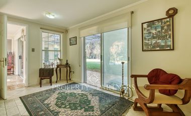 2000 m2 privilegiados con hermosa casa en Peñalolén para la venta