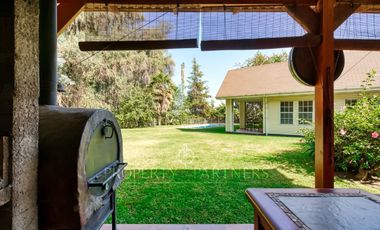 2000 m2 privilegiados con hermosa casa en Peñalolén para la venta