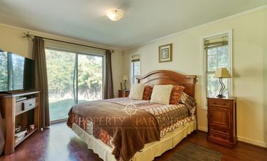 2000 m2 privilegiados con hermosa casa en Peñalolén para la venta