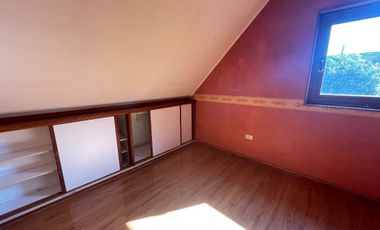 Casa comercial en Calle Gabriela Mistral